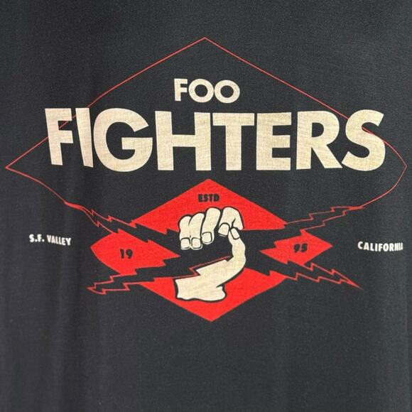 Foo Fighters Fist & Lightning bolts graphic Black 
T-shirt S.F. Valley Calif 2XL - Picture 5 of 11